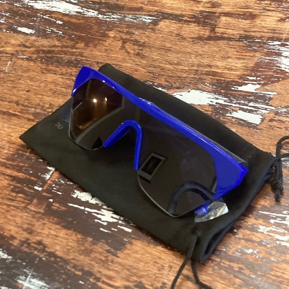 New Pared Sharp Angled Sunglasses - Picture 4 of 7